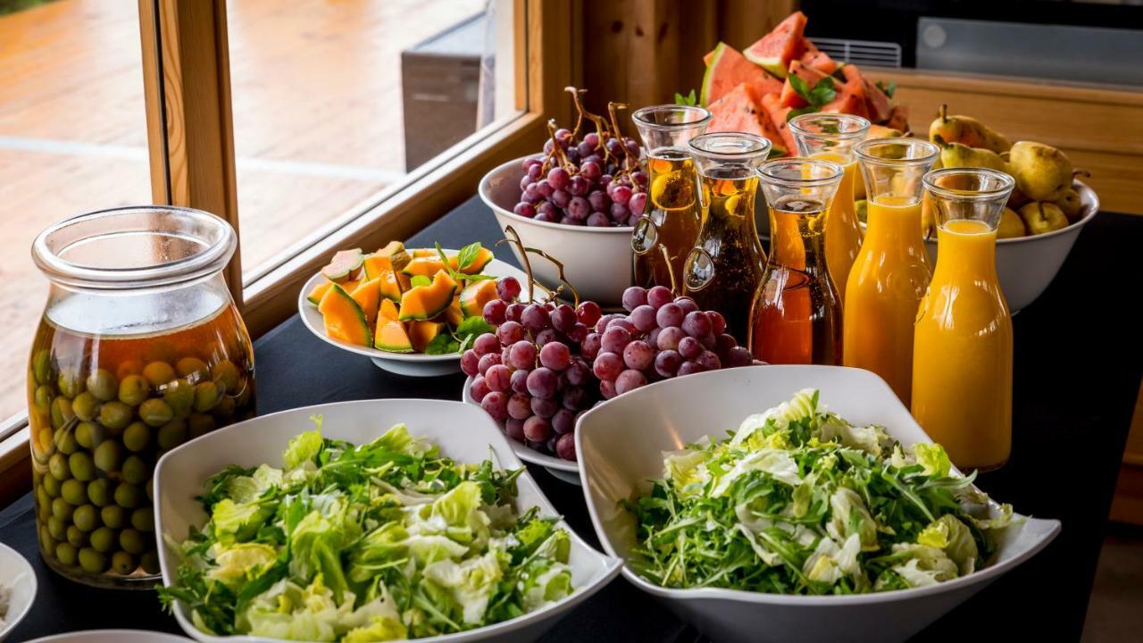Hotel Jakubus Wilkow  Ngoại thất bức ảnh